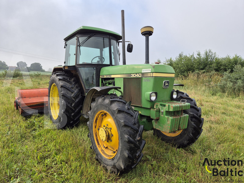 John Deere MFWD - Τρακτέρ: φωτογραφία 1 John Deere MFWD - Τρακτέρ: φωτογραφία 1