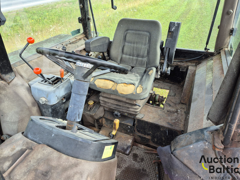 John Deere MFWD - Τρακτέρ: φωτογραφία 5 John Deere MFWD - Τρακτέρ: φωτογραφία 5