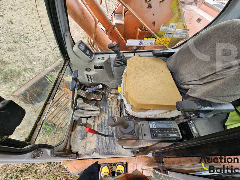 Ερπυστριοφόρος εκσκαφέας Kobelco SK 235 SR: φωτογραφία 8