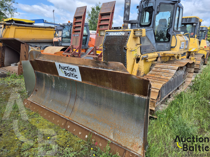 Komatsu D61EX-15 - Μπουλντόζα: φωτογραφία 2 Komatsu D61EX-15 - Μπουλντόζα: φωτογραφία 2