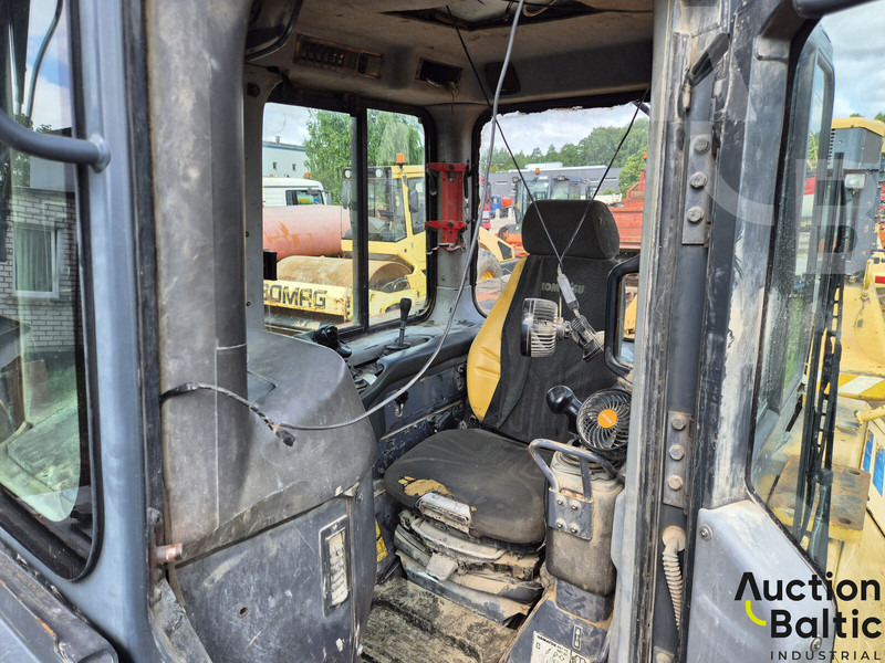 Komatsu D61EX-15 - Μπουλντόζα: φωτογραφία 5 Komatsu D61EX-15 - Μπουλντόζα: φωτογραφία 5