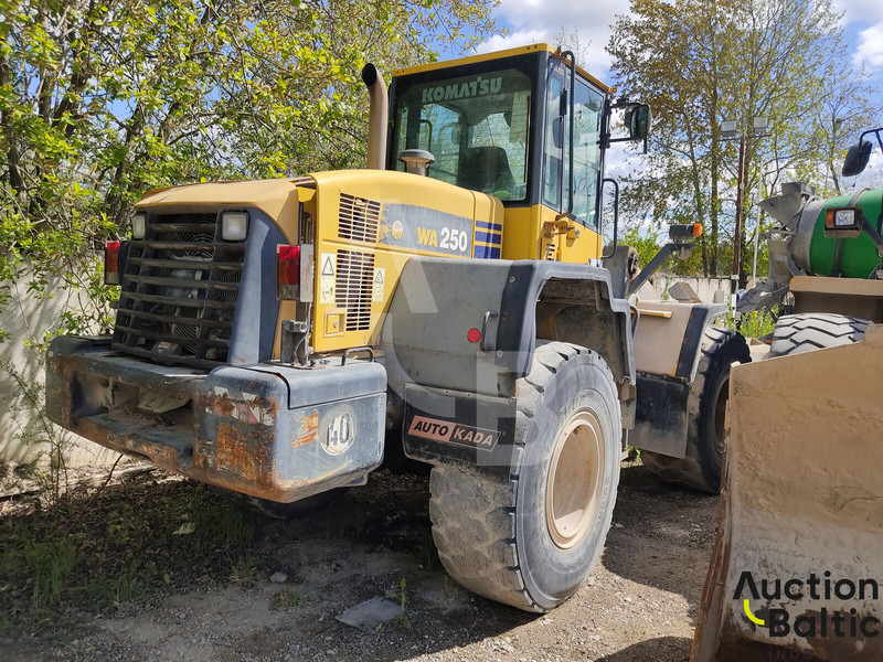 Komatsu WA250-5 - Ελαστιχοφόρος φορτωτής: φωτογραφία 3 Komatsu WA250-5 - Ελαστιχοφόρος φορτωτής: φωτογραφία 3