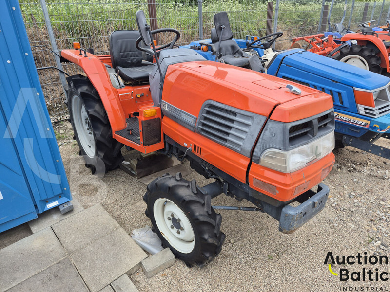 Kubota GL 240 - Τρακτέρ: φωτογραφία 1 Kubota GL 240 - Τρακτέρ: φωτογραφία 1