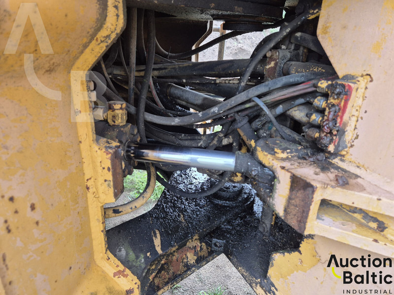 Ελαστιχοφόρος φορτωτής Liebherr L 531: φωτογραφία 18