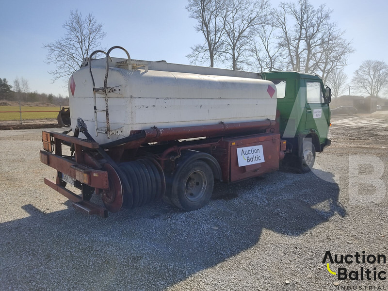 MAN 8.136 - Φορτηγό βυτιοφόρο: φωτογραφία 4 MAN 8.136 - Φορτηγό βυτιοφόρο: φωτογραφία 4