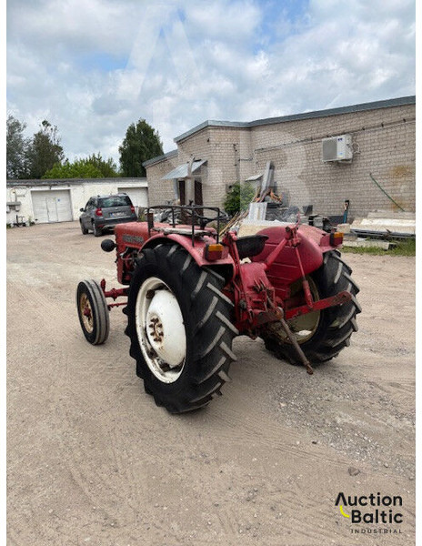 MCCORMICK International Farmall D-324 - Τρακτέρ: φωτογραφία 4 MCCORMICK International Farmall D-324 - Τρακτέρ: φωτογραφία 4
