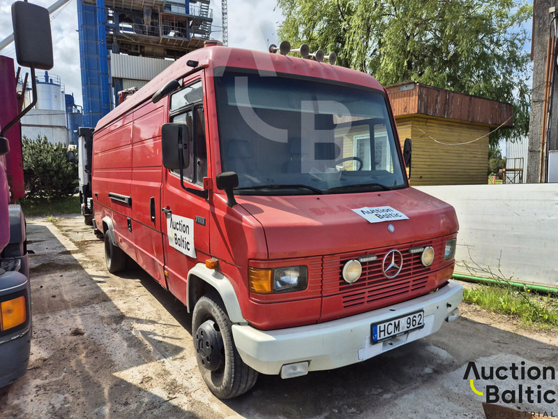Mercedes-Benz 711 D - Μικρό βαν: φωτογραφία 3 Mercedes-Benz 711 D - Μικρό βαν: φωτογραφία 3
