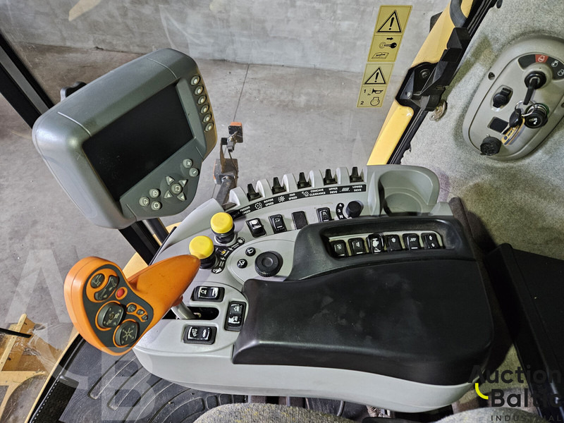 Θεριζοαλωνιστική μηχανή για τη μεταφορά τροφίμων New Holland CR 9080: φωτογραφία 8 Θεριζοαλωνιστική μηχανή για τη μεταφορά τροφίμων New Holland CR 9080: φωτογραφία 8