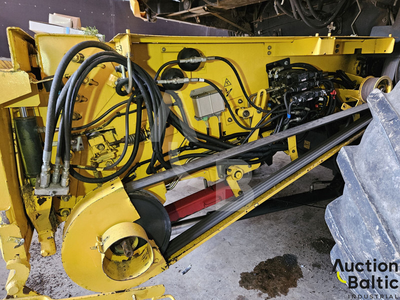 Θεριζοαλωνιστική μηχανή για τη μεταφορά τροφίμων New Holland CR 9080: φωτογραφία 17 Θεριζοαλωνιστική μηχανή για τη μεταφορά τροφίμων New Holland CR 9080: φωτογραφία 17