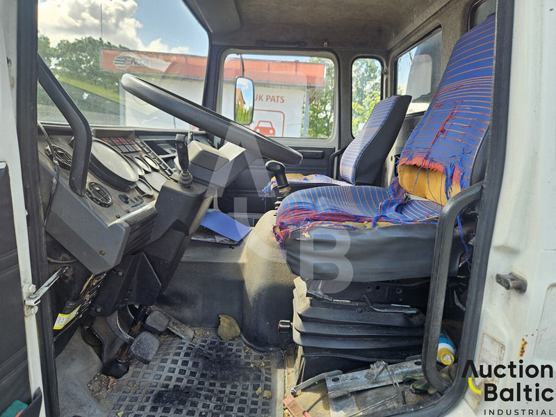 Renault Midliner S 150 - Φορτηγό βυτιοφόρο: φωτογραφία 4 Renault Midliner S 150 - Φορτηγό βυτιοφόρο: φωτογραφία 4