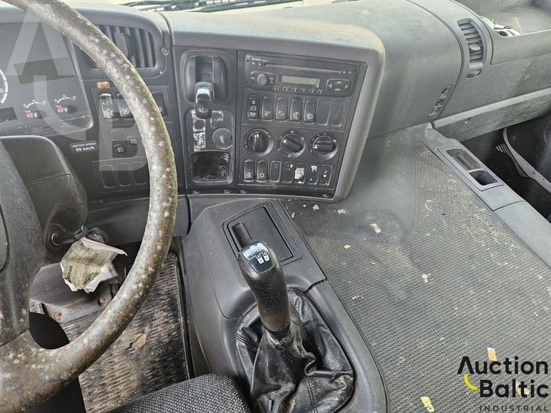 Φορτηγό βυτιοφόρο για τη μεταφορά γάλακτος Scania P 230: φωτογραφία 9