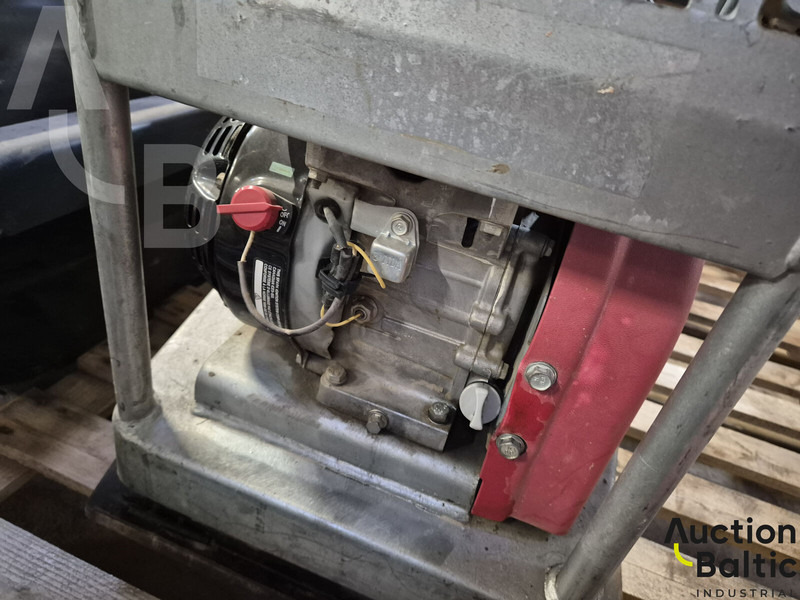 Swepac F.90A - Δονητική πλάκα: φωτογραφία 4 Swepac F.90A - Δονητική πλάκα: φωτογραφία 4