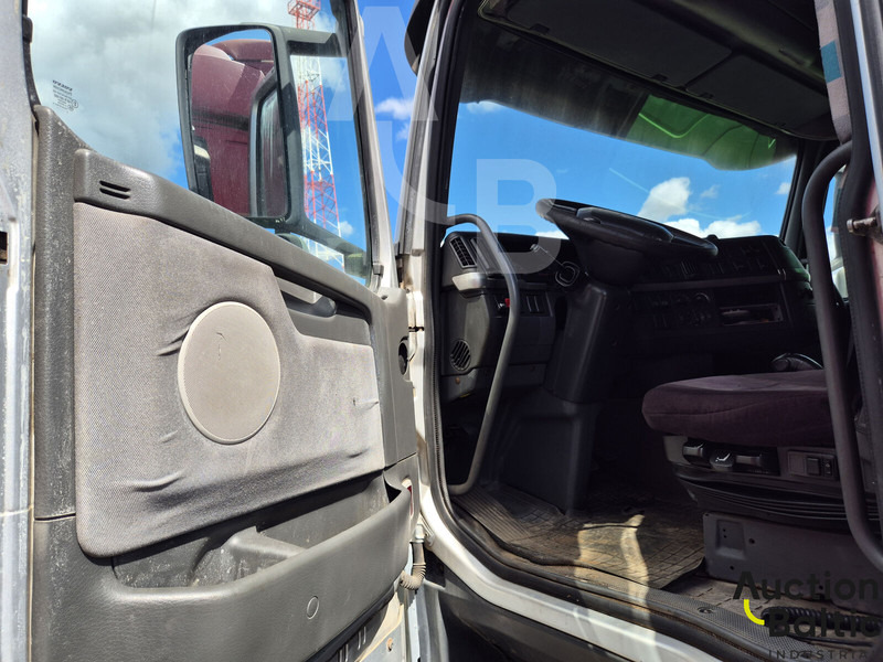 Volvo FH12 - Τράκτορας: φωτογραφία 5 Volvo FH12 - Τράκτορας: φωτογραφία 5