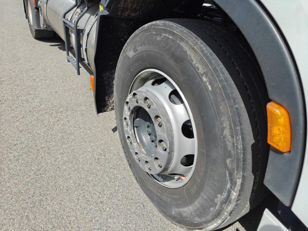 IVECO S-Way AS440S46T/P2LNG Euro6 Intarder Klima - Τράκτορας: φωτογραφία 3 IVECO S-Way AS440S46T/P2LNG Euro6 Intarder Klima - Τράκτορας: φωτογραφία 3