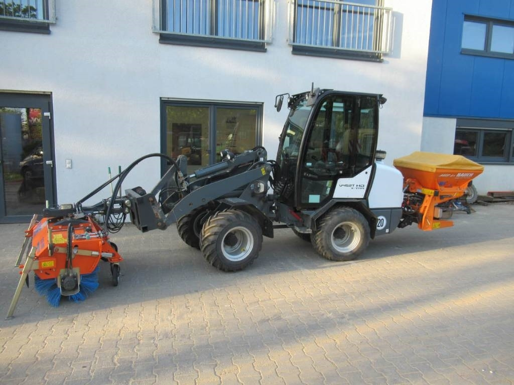 GiANT V452T X-Tra HD Kehrmaschine/Streuer - Ελαστιχοφόρος φορτωτής: φωτογραφία 1 GiANT V452T X-Tra HD Kehrmaschine/Streuer - Ελαστιχοφόρος φορτωτής: φωτογραφία 1