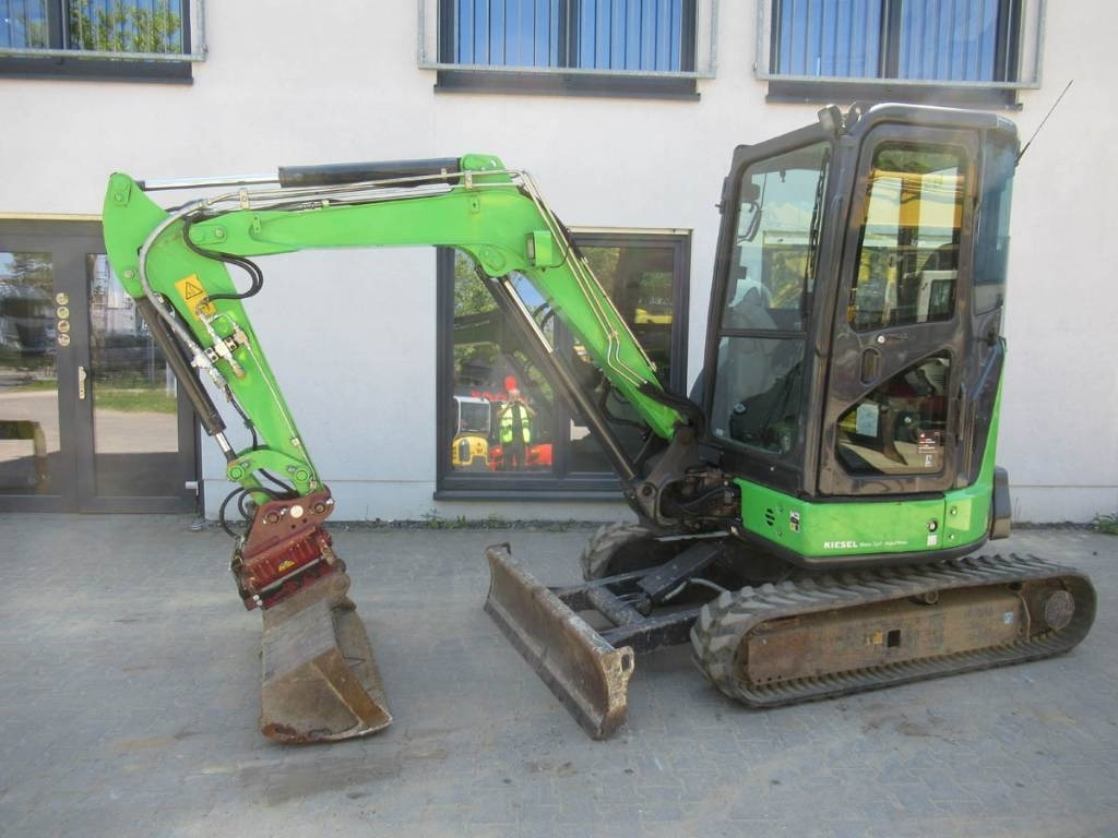 Hitachi ZX33U-6 Powertilt / Klima - Μίνι εκσκαφέας: φωτογραφία 1 Hitachi ZX33U-6 Powertilt / Klima - Μίνι εκσκαφέας: φωτογραφία 1