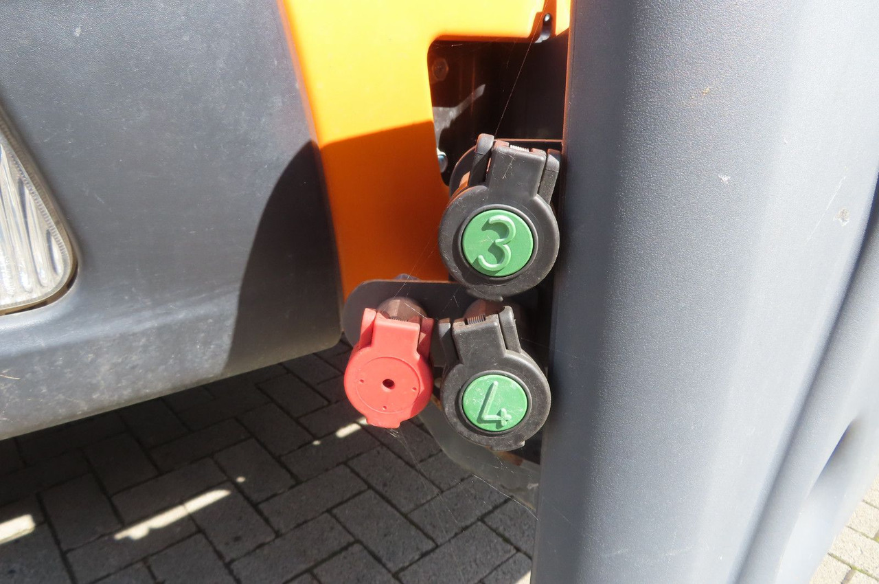 FUSO Canter 6 C 18 4x4 Kommunal Winterdienst - Όχημα με ανατρεπομενη καροτσα: φωτογραφία 4 FUSO Canter 6 C 18 4x4 Kommunal Winterdienst - Όχημα με ανατρεπομενη καροτσα: φωτογραφία 4