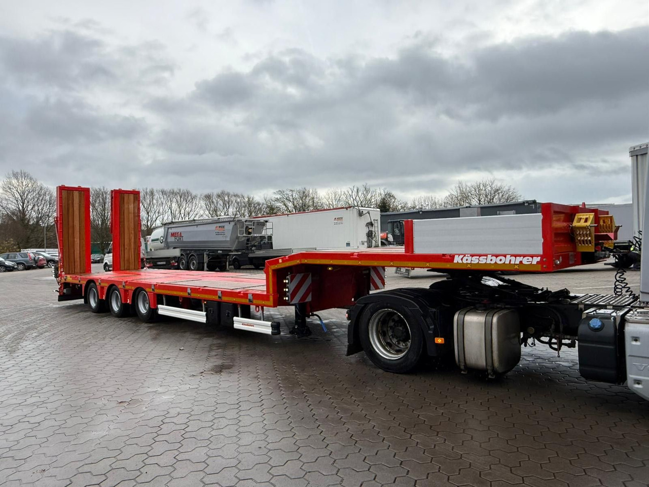 Kässbohrer K.SLS 3 / 0N 18/30 Tieflader mit hydr. Rampen - Επικαθήμενο με χαμηλό δάπεδο: φωτογραφία 4 Kässbohrer K.SLS 3 / 0N 18/30 Tieflader mit hydr. Rampen - Επικαθήμενο με χαμηλό δάπεδο: φωτογραφία 4