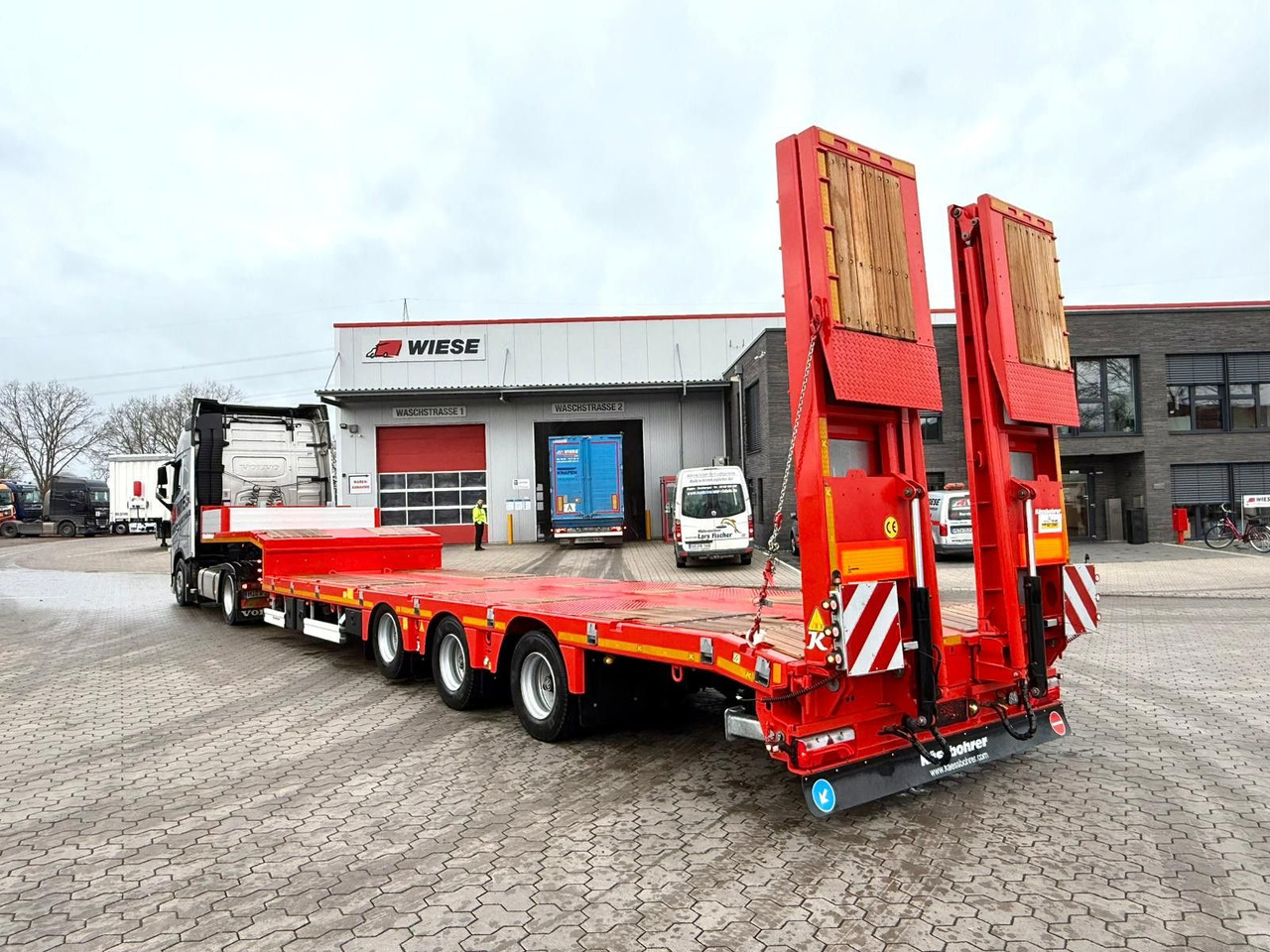 Kässbohrer K.SLS 3 / 0N 18/30 Tieflader mit hydr. Rampen - Επικαθήμενο με χαμηλό δάπεδο: φωτογραφία 1 Kässbohrer K.SLS 3 / 0N 18/30 Tieflader mit hydr. Rampen - Επικαθήμενο με χαμηλό δάπεδο: φωτογραφία 1