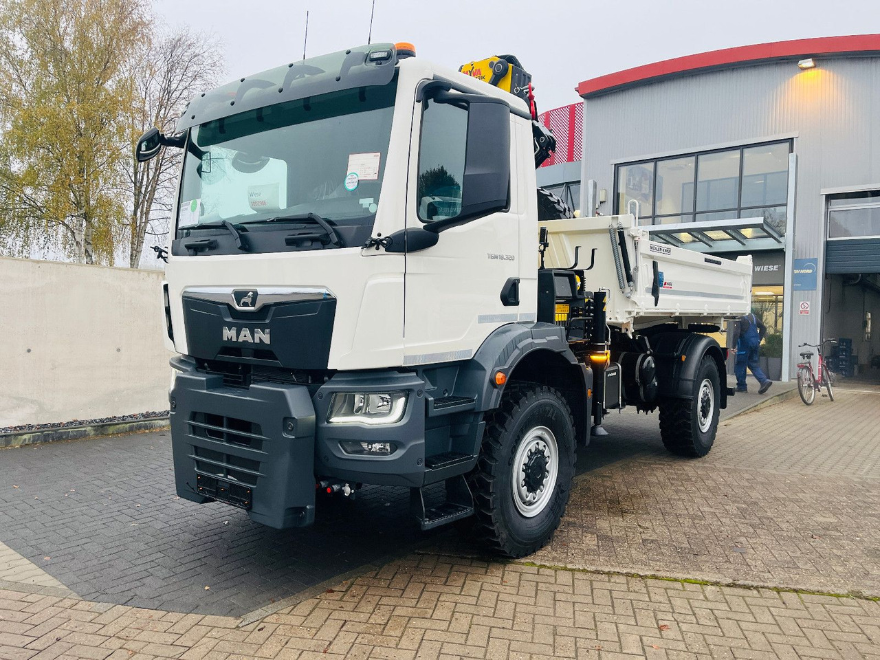 MAN TGM 18.320 4x4 BB Kipper Kran 131 Single Winter - Φορτηγό ανατρεπόμενο, Φορτηγό με γερανό: φωτογραφία 2 MAN TGM 18.320 4x4 BB Kipper Kran 131 Single Winter - Φορτηγό ανατρεπόμενο, Φορτηγό με γερανό: φωτογραφία 2