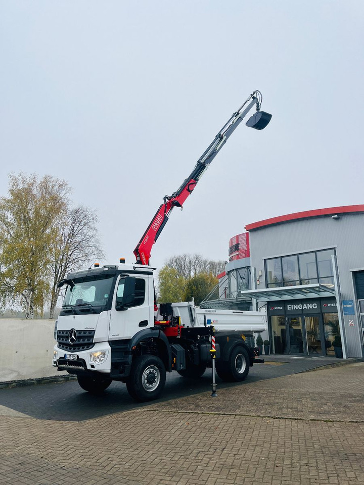 Mercedes-Benz Arocs 1835 4x4 Meiller Fassi F135 Kran Kipper - Φορτηγό ανατρεπόμενο, Φορτηγό με γερανό: φωτογραφία 3 Mercedes-Benz Arocs 1835 4x4 Meiller Fassi F135 Kran Kipper - Φορτηγό ανατρεπόμενο, Φορτηγό με γερανό: φωτογραφία 3