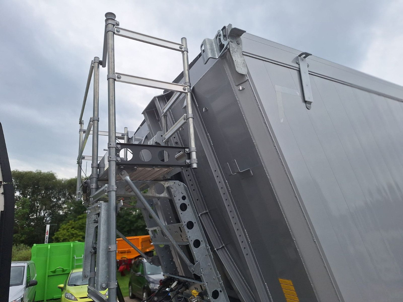 Schmitz Cargobull Kipper 52m³ mit gekröpftem Chassis - Επικαθήμενο ανατρεπόμενο: φωτογραφία 5 Schmitz Cargobull Kipper 52m³ mit gekröpftem Chassis - Επικαθήμενο ανατρεπόμενο: φωτογραφία 5