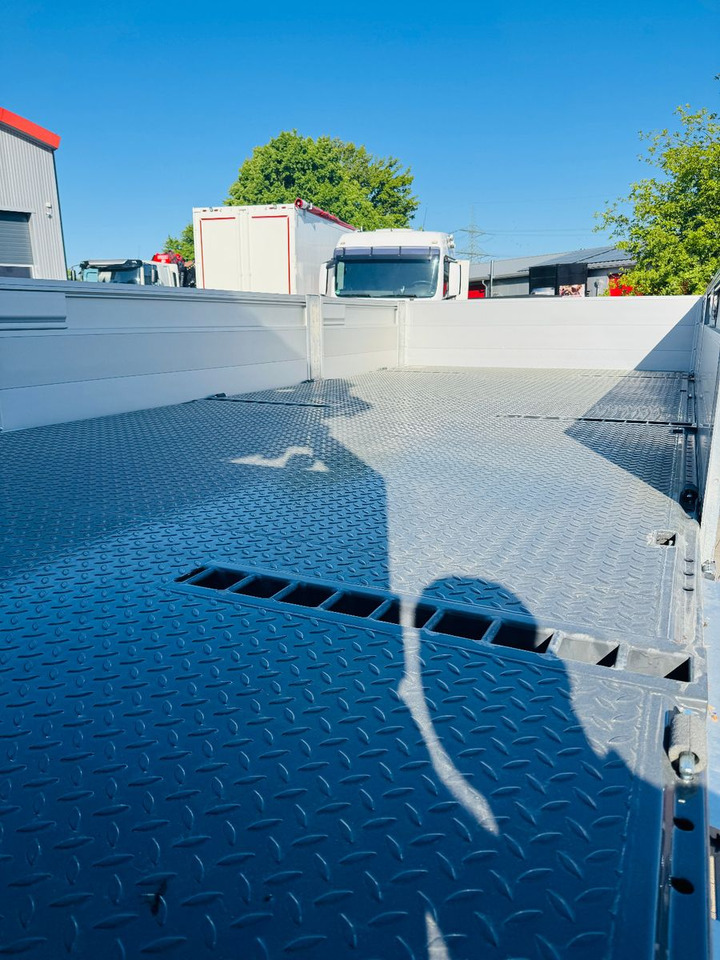 Volvo FH 500 8x2 mit F710RA.2.27 L426 und V20 Winde - Φορτηγό με ανοιχτή καρότσα, Φορτηγό με γερανό: φωτογραφία 4 Volvo FH 500 8x2 mit F710RA.2.27 L426 und V20 Winde - Φορτηγό με ανοιχτή καρότσα, Φορτηγό με γερανό: φωτογραφία 4