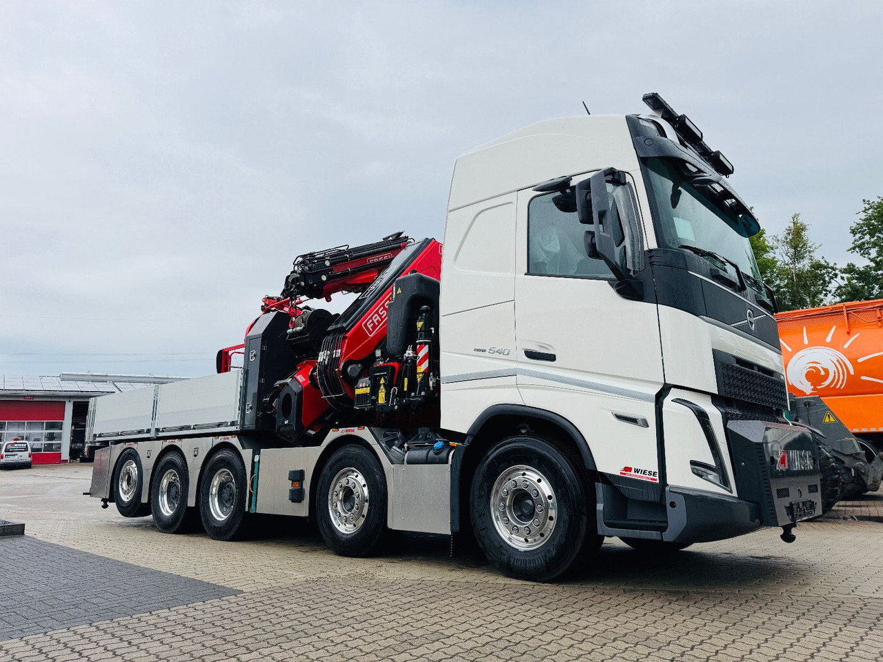 Volvo FH540 10x4 mit F1150 Ladekran, Sattelzugmaschine - Φορτηγό με ανοιχτή καρότσα, Φορτηγό με γερανό: φωτογραφία 2 Volvo FH540 10x4 mit F1150 Ladekran, Sattelzugmaschine - Φορτηγό με ανοιχτή καρότσα, Φορτηγό με γερανό: φωτογραφία 2