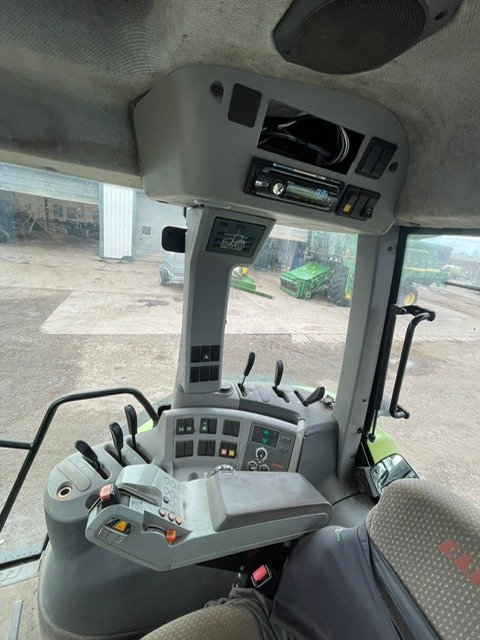 Claas Arion 640 - Τρακτέρ: φωτογραφία 2 Claas Arion 640 - Τρακτέρ: φωτογραφία 2