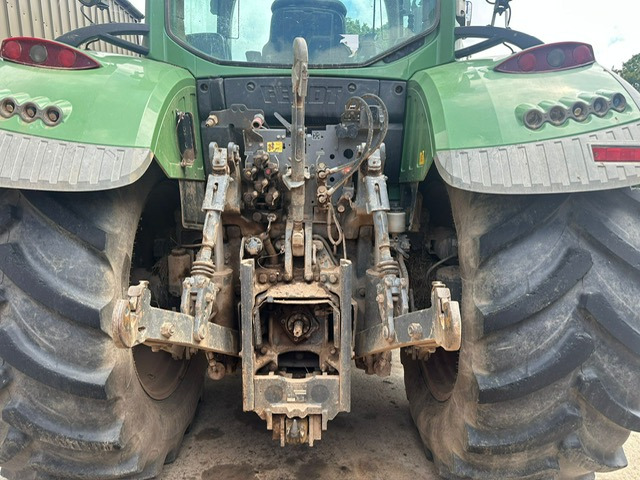FENDT 724 Plus - Τρακτέρ: φωτογραφία 3 FENDT 724 Plus - Τρακτέρ: φωτογραφία 3