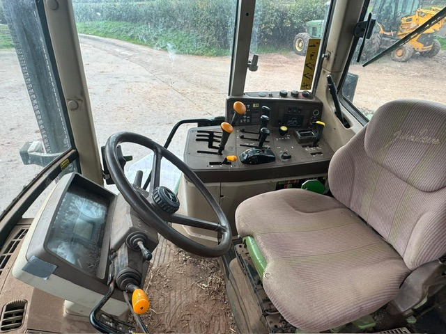 JOHN DEERE 6910 - Τρακτέρ: φωτογραφία 4 JOHN DEERE 6910 - Τρακτέρ: φωτογραφία 4