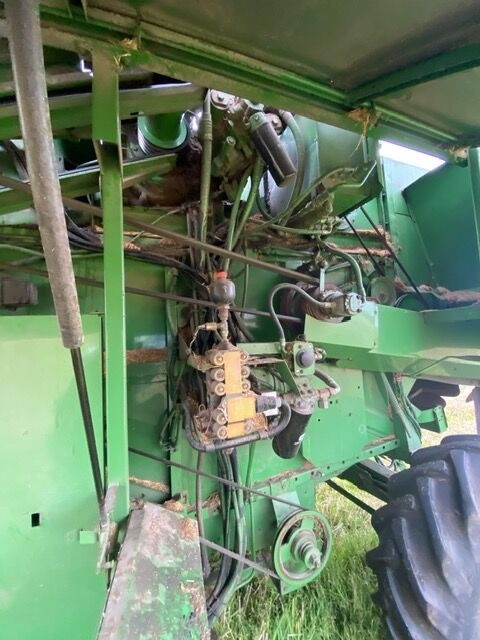 John Deere 2266 - Θεριζοαλωνιστική μηχανή: φωτογραφία 5 John Deere 2266 - Θεριζοαλωνιστική μηχανή: φωτογραφία 5