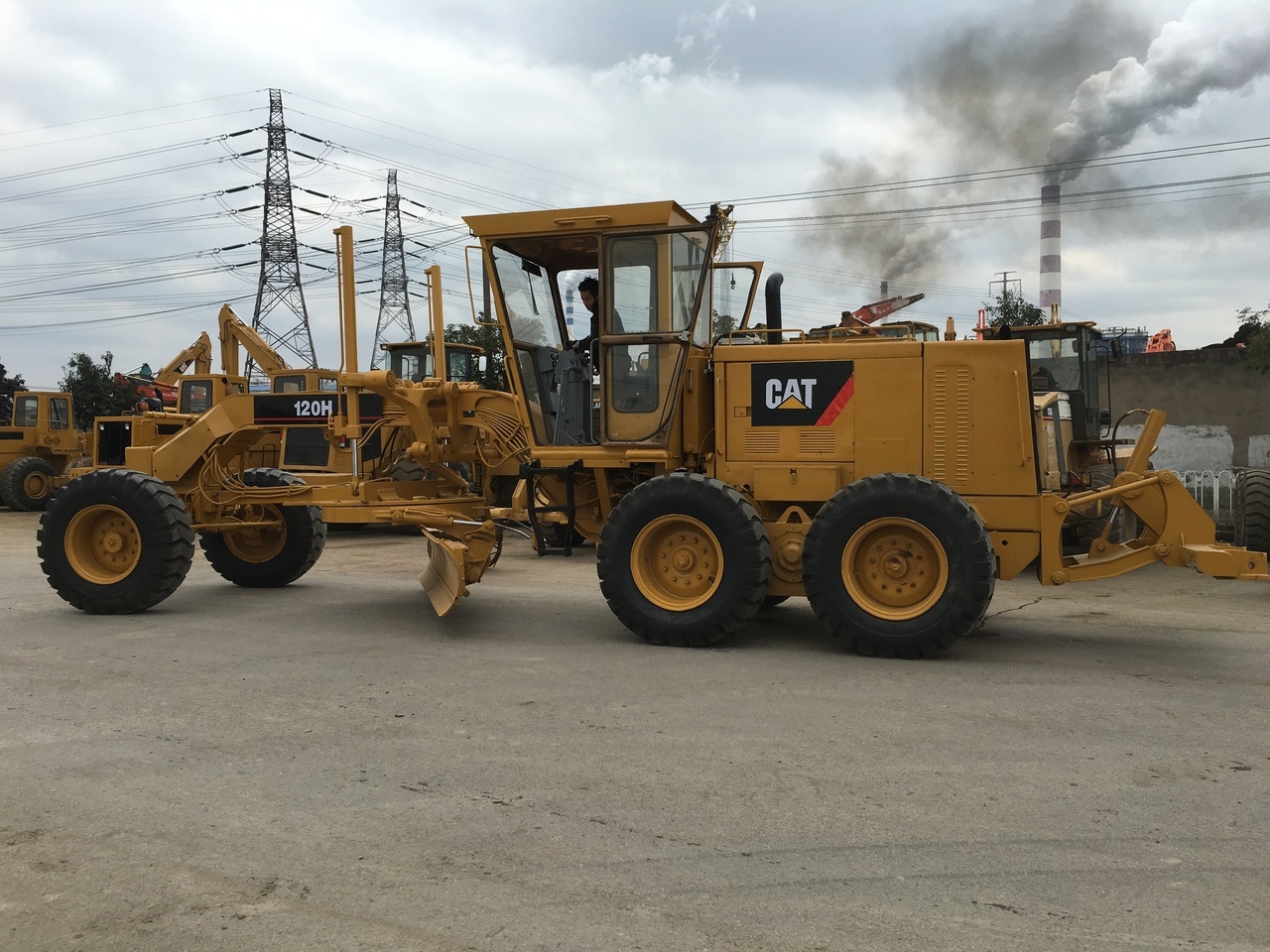 CATERPILLAR 120H - Γκρέιντερ: φωτογραφία 1 CATERPILLAR 120H - Γκρέιντερ: φωτογραφία 1