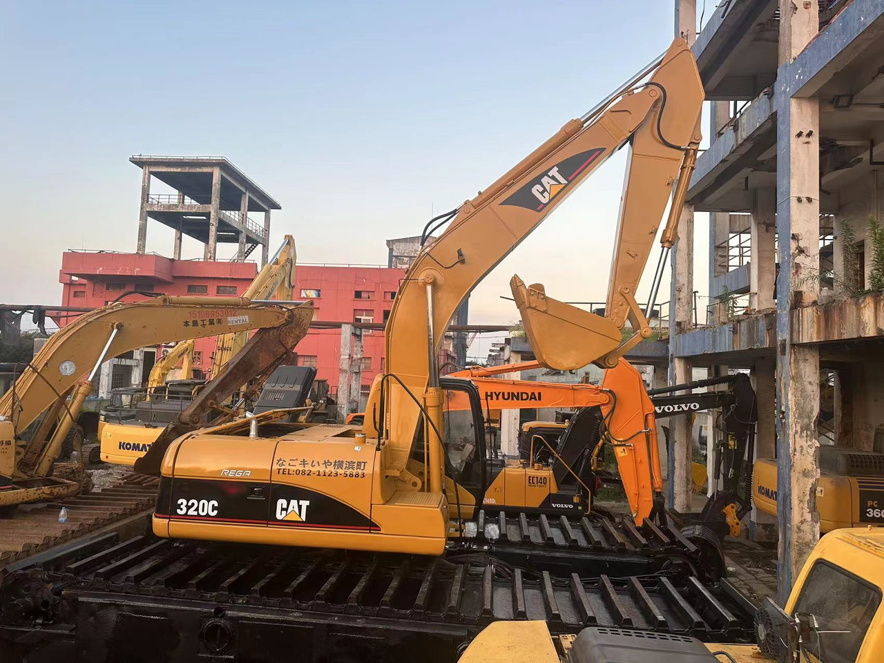 CATERPILLAR 320C - Πλωτός εκσκαφέας: φωτογραφία 2 CATERPILLAR 320C - Πλωτός εκσκαφέας: φωτογραφία 2