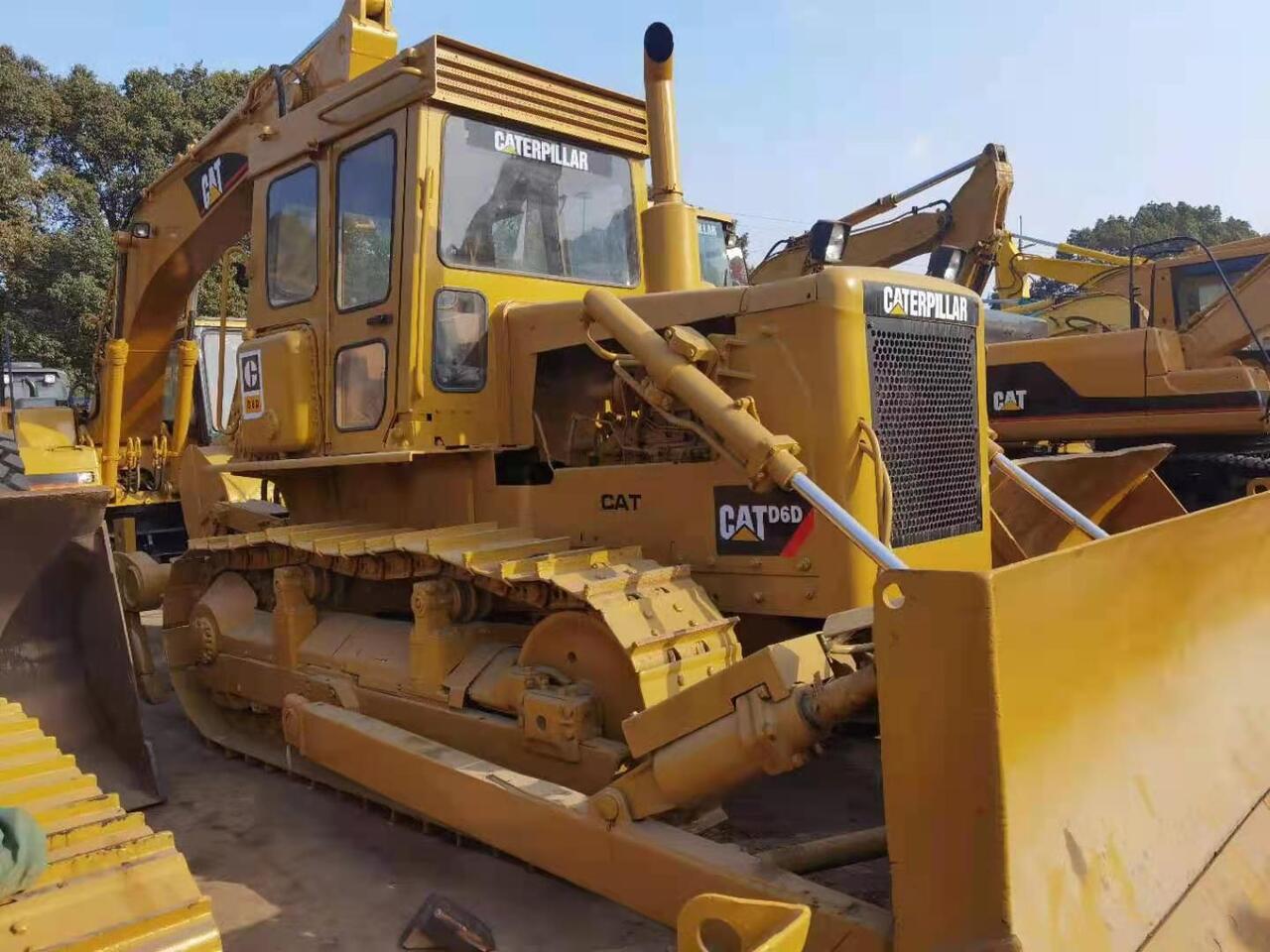 CATERPILLAR D6D - Μπουλντόζα: φωτογραφία 1 CATERPILLAR D6D - Μπουλντόζα: φωτογραφία 1