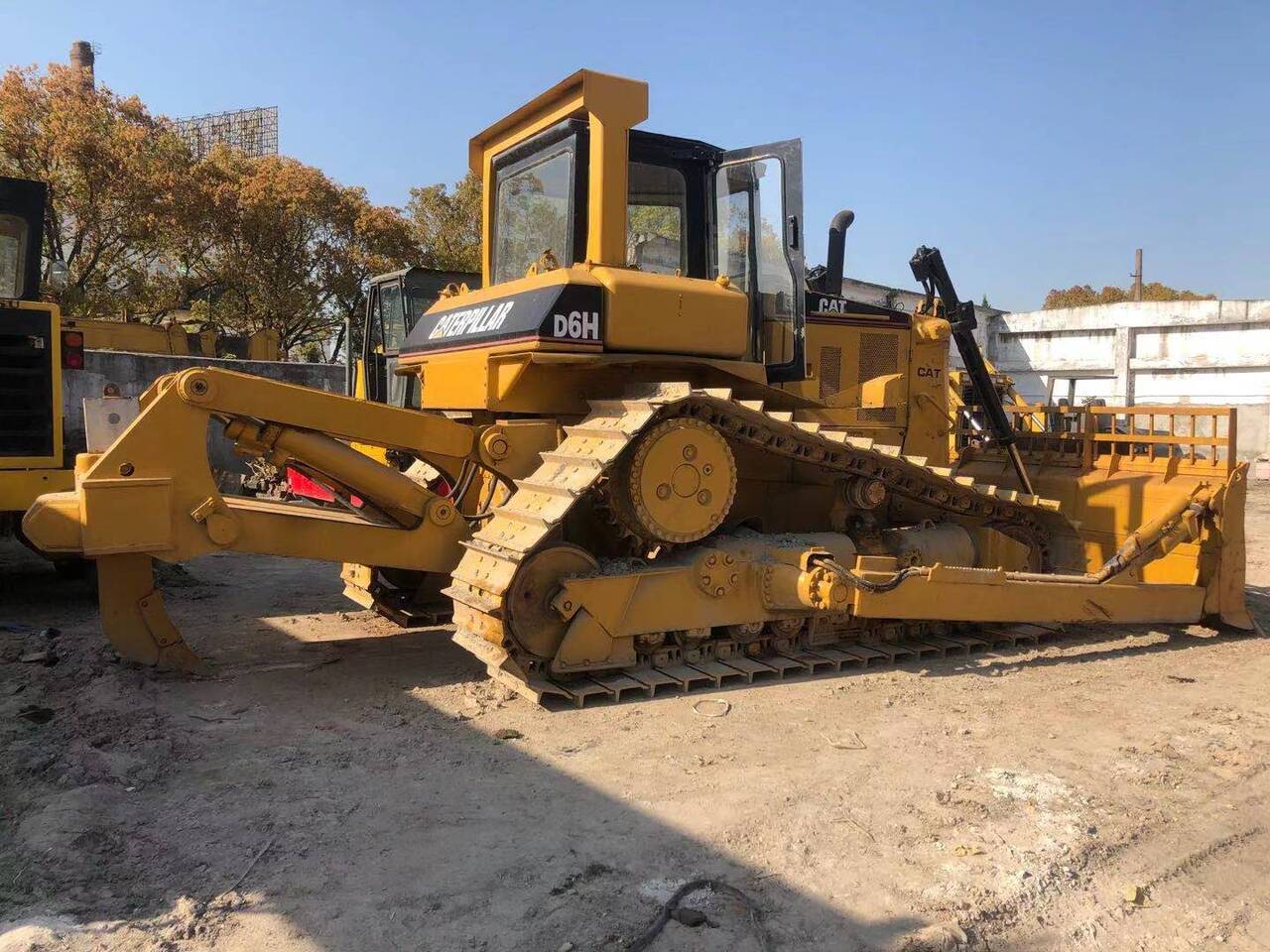 CATERPILLAR D6H - Μπουλντόζα: φωτογραφία 3 CATERPILLAR D6H - Μπουλντόζα: φωτογραφία 3