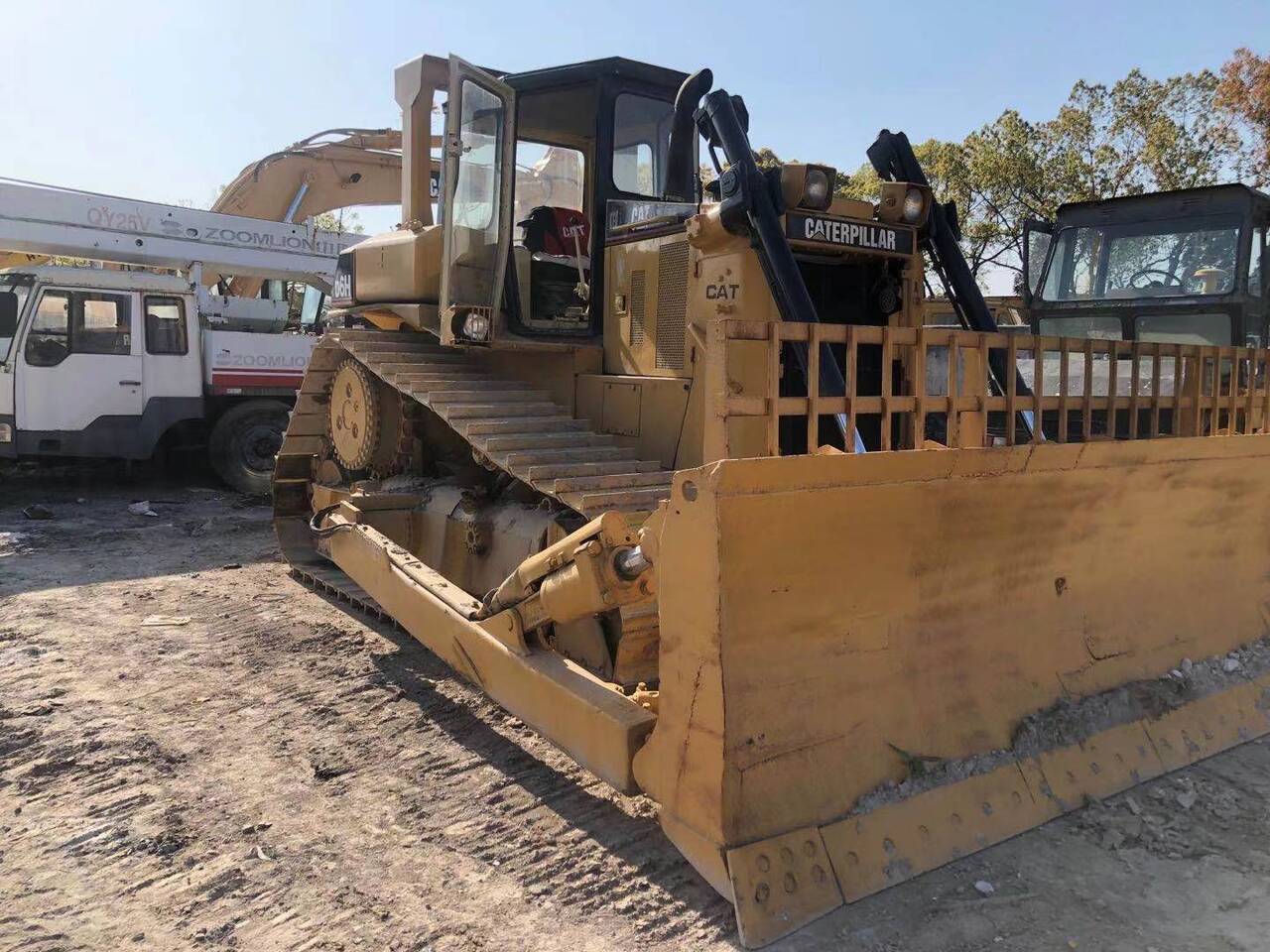 CATERPILLAR D6H - Μπουλντόζα: φωτογραφία 2 CATERPILLAR D6H - Μπουλντόζα: φωτογραφία 2