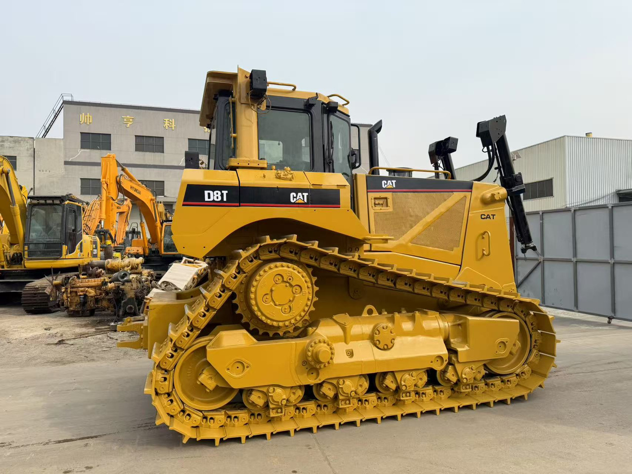 CATERPILLAR D8T - Μπουλντόζα: φωτογραφία 1 CATERPILLAR D8T - Μπουλντόζα: φωτογραφία 1
