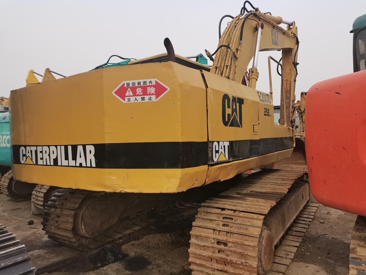 CATERPILLAR E200 - Ερπυστριοφόρος εκσκαφέας: φωτογραφία 1 CATERPILLAR E200 - Ερπυστριοφόρος εκσκαφέας: φωτογραφία 1