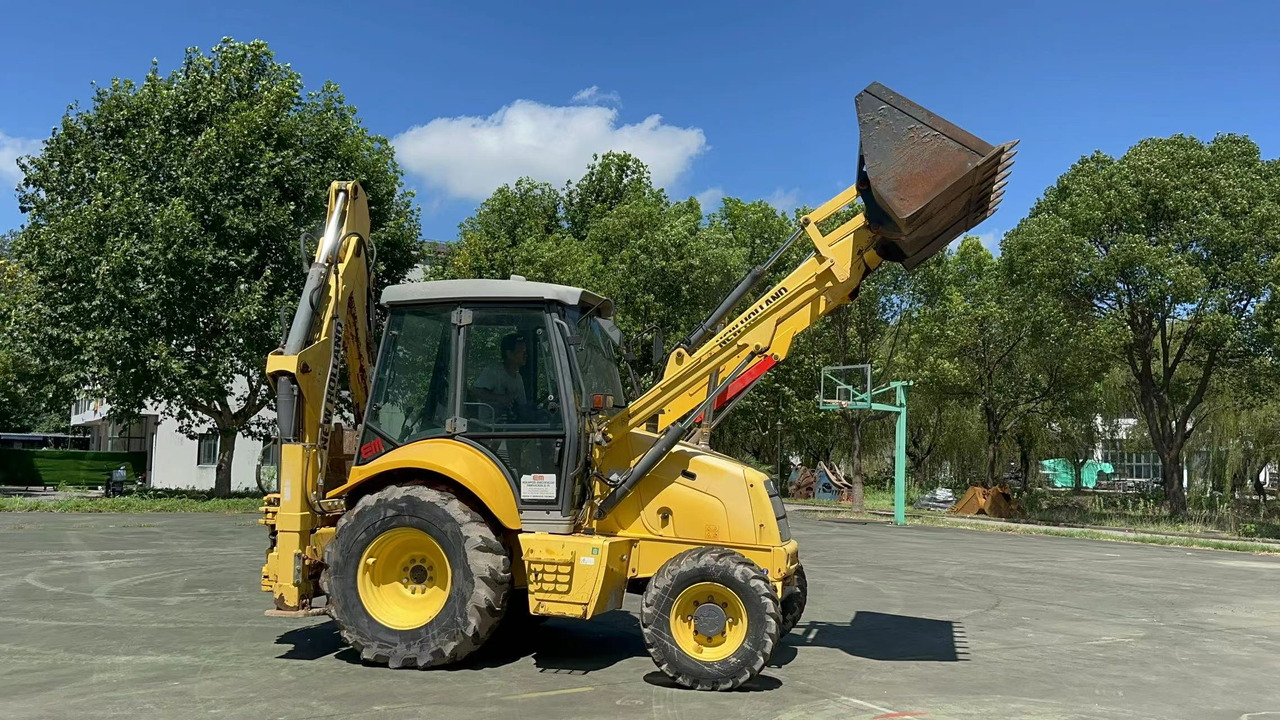 CNH LB95B-4PT - Φορτωτής εκσκαφέας: φωτογραφία 1 CNH LB95B-4PT - Φορτωτής εκσκαφέας: φωτογραφία 1