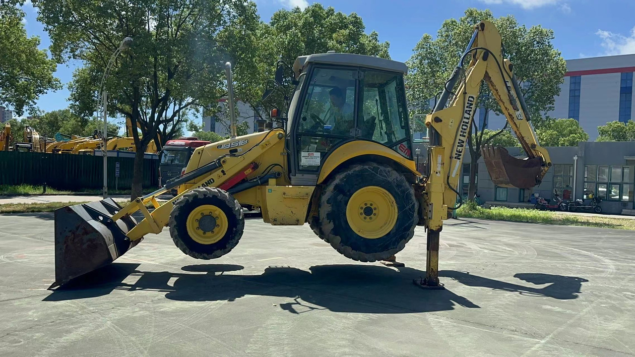 CNH LB95B-4PT - Φορτωτής εκσκαφέας: φωτογραφία 4 CNH LB95B-4PT - Φορτωτής εκσκαφέας: φωτογραφία 4