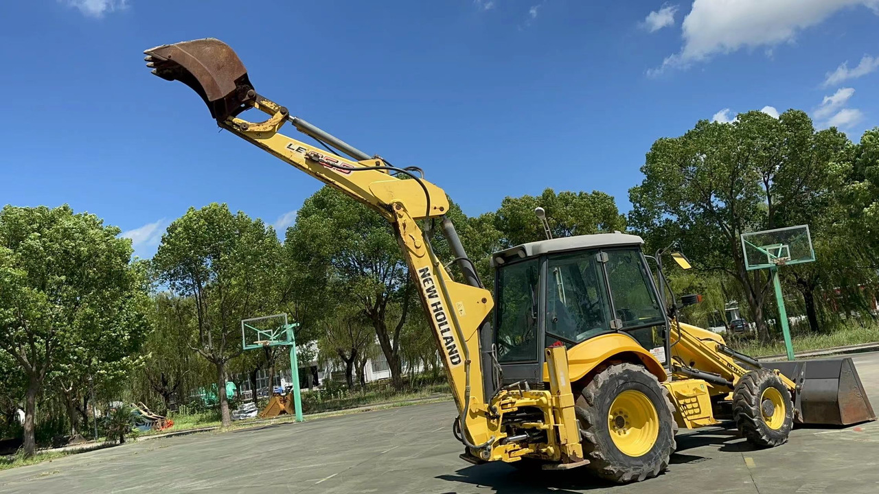 CNH LB95B-4PT - Φορτωτής εκσκαφέας: φωτογραφία 3 CNH LB95B-4PT - Φορτωτής εκσκαφέας: φωτογραφία 3