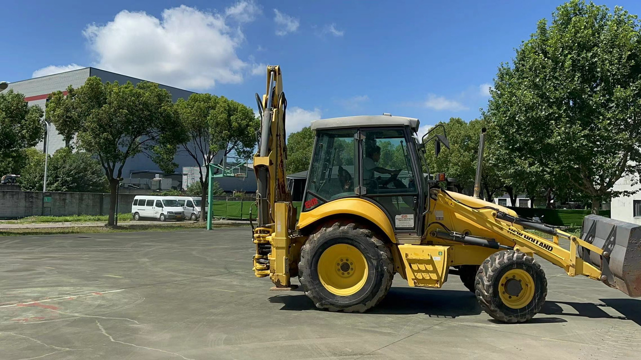 CNH LB95B-4PT - Φορτωτής εκσκαφέας: φωτογραφία 1 CNH LB95B-4PT - Φορτωτής εκσκαφέας: φωτογραφία 1