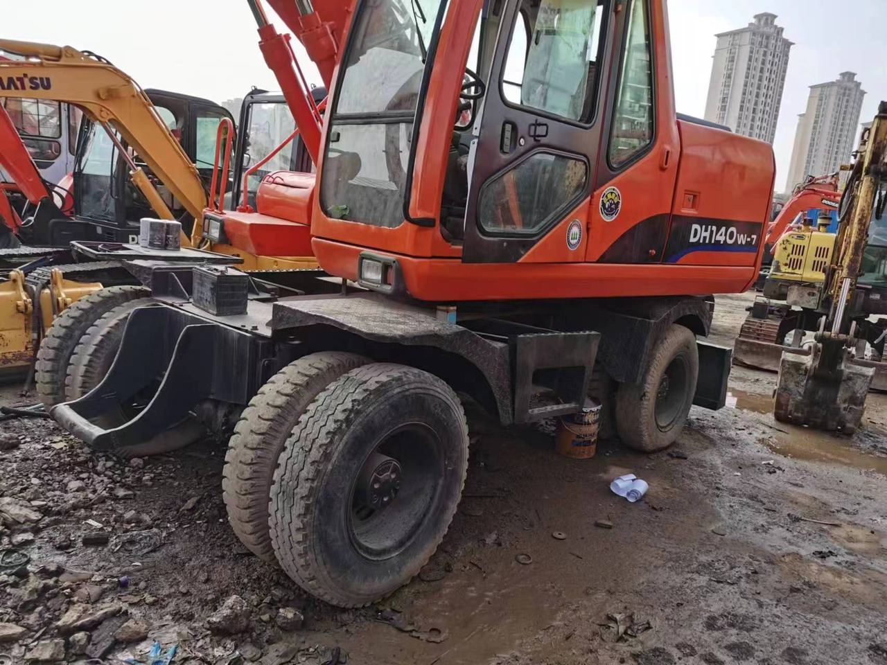 DOOSAN DH140W-7 - Τροχοφόρος εκσκαφέας: φωτογραφία 4 DOOSAN DH140W-7 - Τροχοφόρος εκσκαφέας: φωτογραφία 4