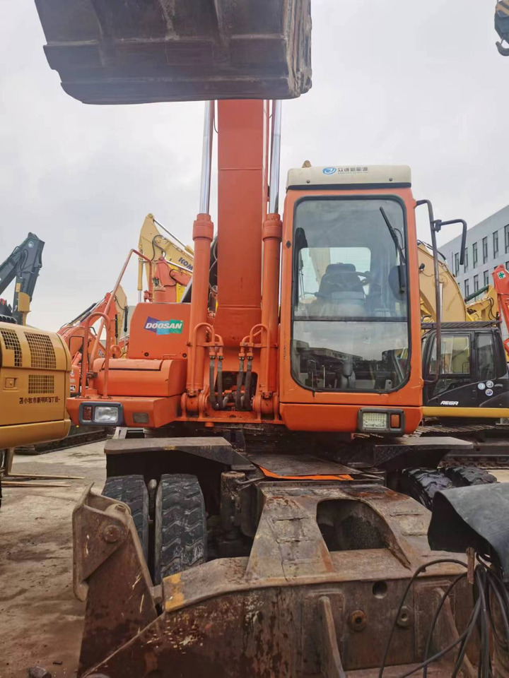 DOOSAN DH210W-7 - Τροχοφόρος εκσκαφέας: φωτογραφία 4 DOOSAN DH210W-7 - Τροχοφόρος εκσκαφέας: φωτογραφία 4