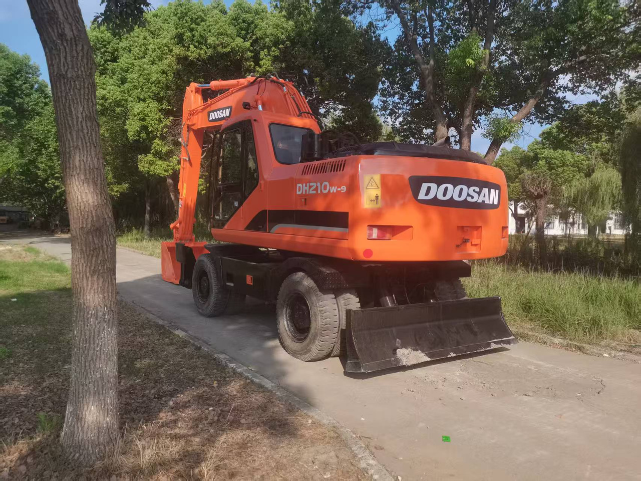 DOOSAN DH210W-9C - Τροχοφόρος εκσκαφέας: φωτογραφία 2 DOOSAN DH210W-9C - Τροχοφόρος εκσκαφέας: φωτογραφία 2