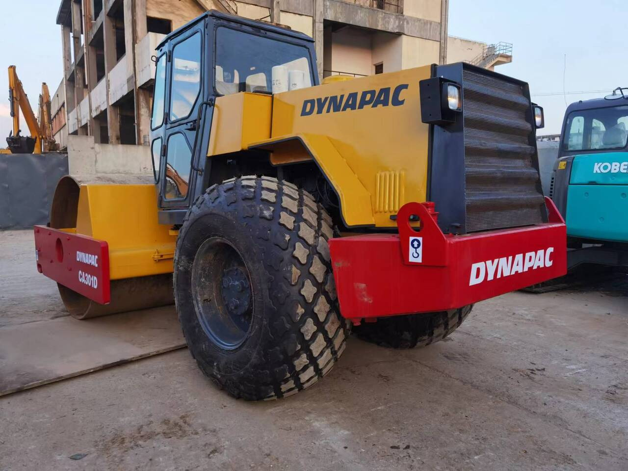 DYNAPAC CA301D - Οδοστρωτήρας: φωτογραφία 1 DYNAPAC CA301D - Οδοστρωτήρας: φωτογραφία 1