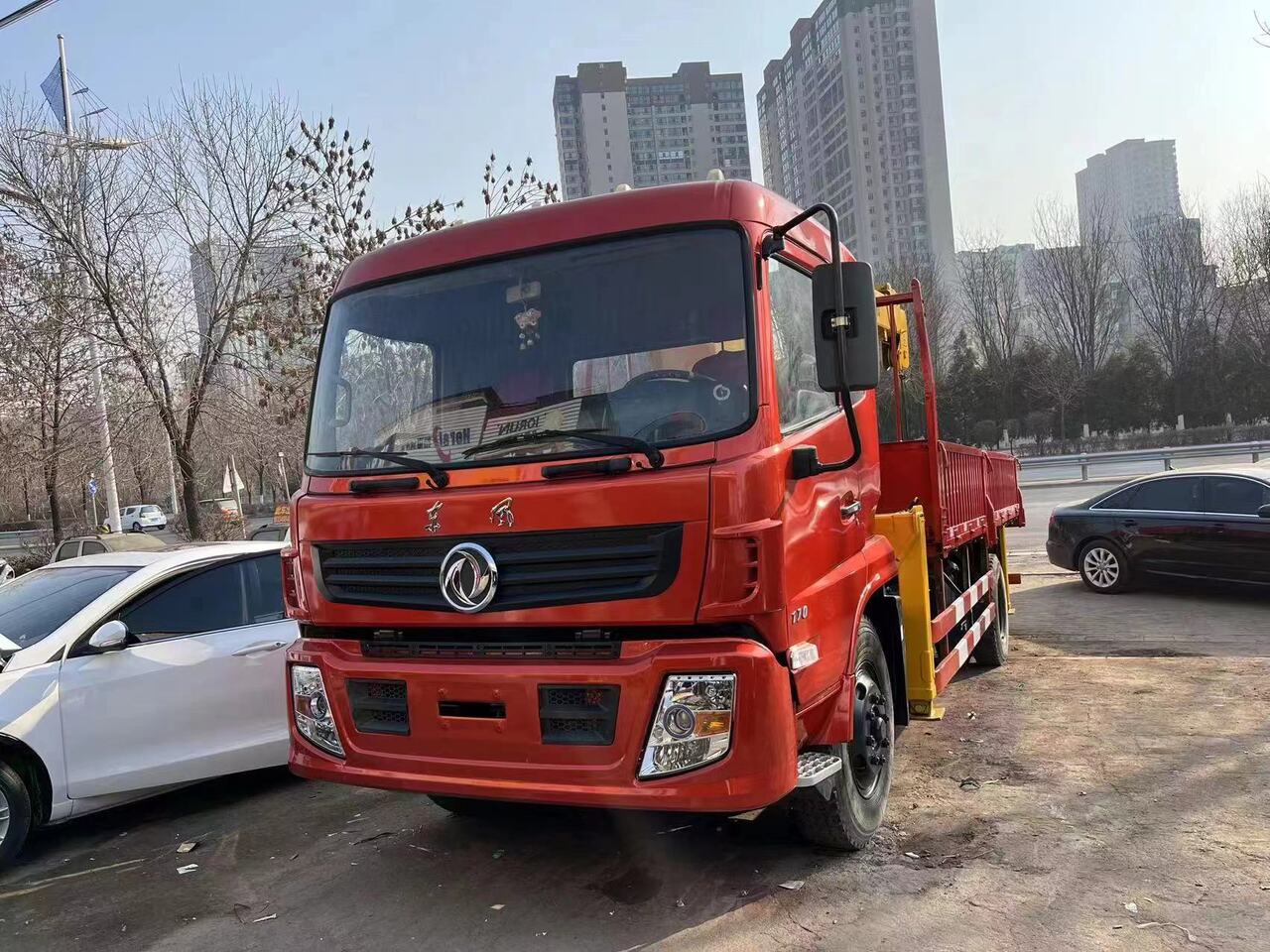 DongFeng Crane - Εξοπλισμού κατασκευών: φωτογραφία 2 DongFeng Crane - Εξοπλισμού κατασκευών: φωτογραφία 2
