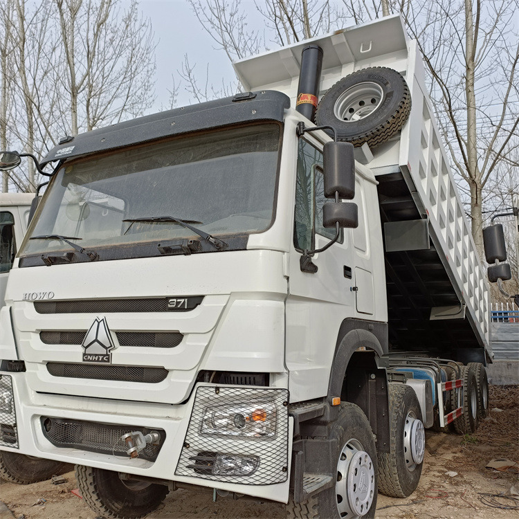HOWO 8x4 371hp-White -tipper - Φορτηγό ανατρεπόμενο: φωτογραφία 1 HOWO 8x4 371hp-White -tipper - Φορτηγό ανατρεπόμενο: φωτογραφία 1