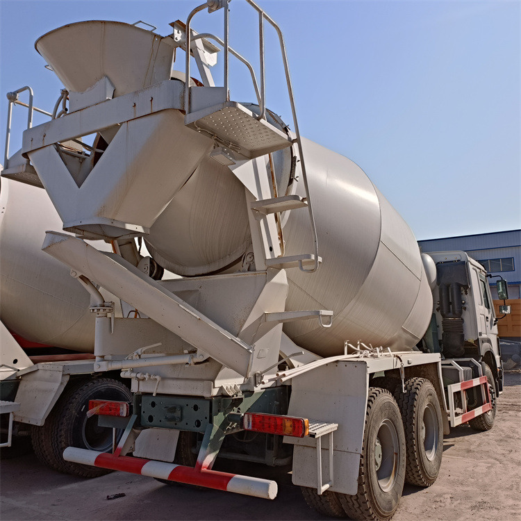 HOWO HOWO-mixer pump truck - Μπετονιέρα αντλία: φωτογραφία 5 HOWO HOWO-mixer pump truck - Μπετονιέρα αντλία: φωτογραφία 5